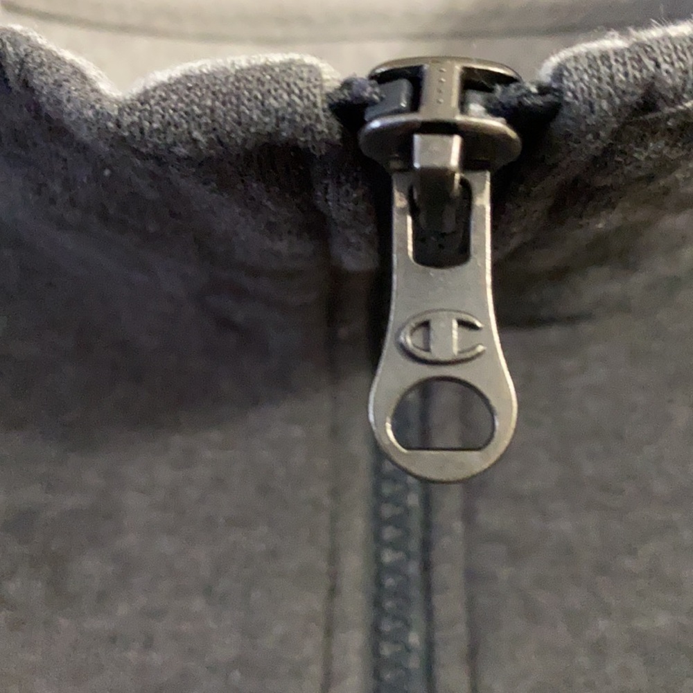 Champion Sweater - Picture 4 of 7